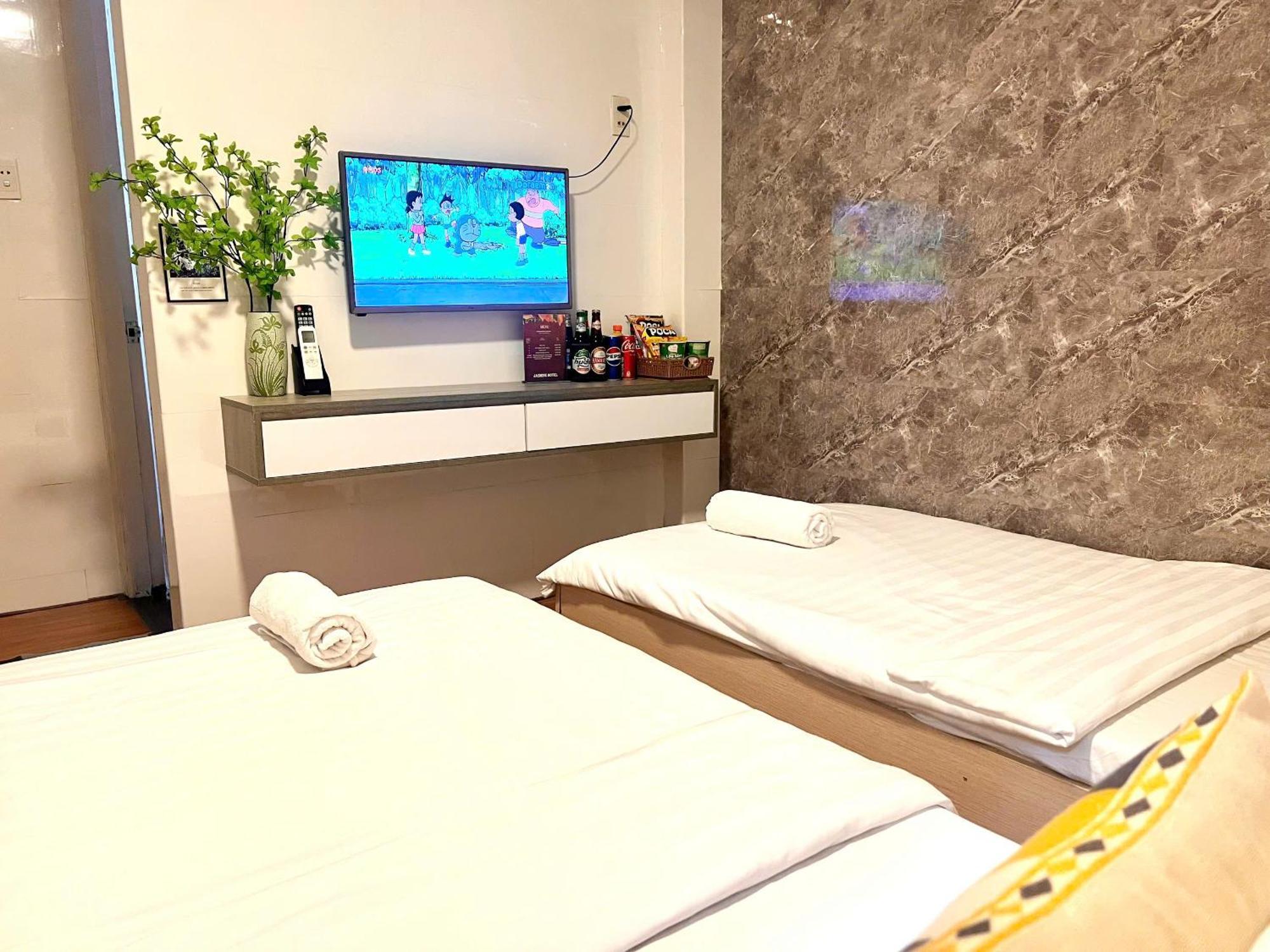 Jasmine Hotel - Pham Ngu Lao Q1 - By Bay Luxury Ho Chi Minh City Exterior photo